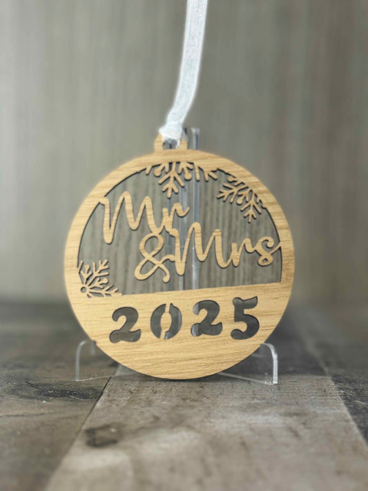 Mr & Mrs & Year - Ornament