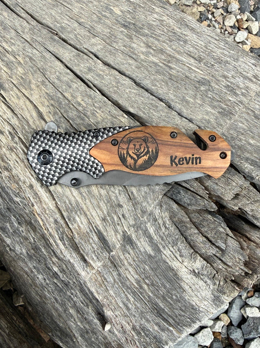 Carbon fiber pattern pocket knife
